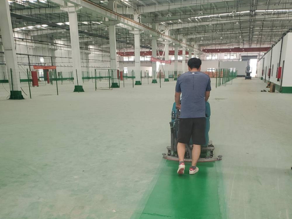 地下車庫使用洗地機時應注意什么？