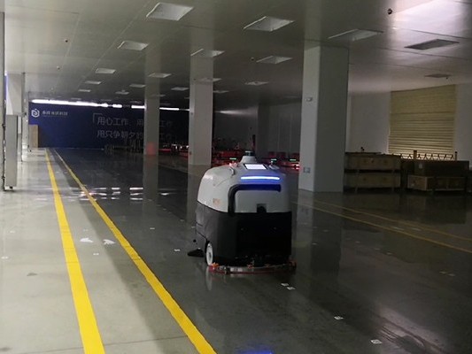 制造類企業(yè)為何使用坦力工業(yè)智能清掃機(jī)器人替代人工？