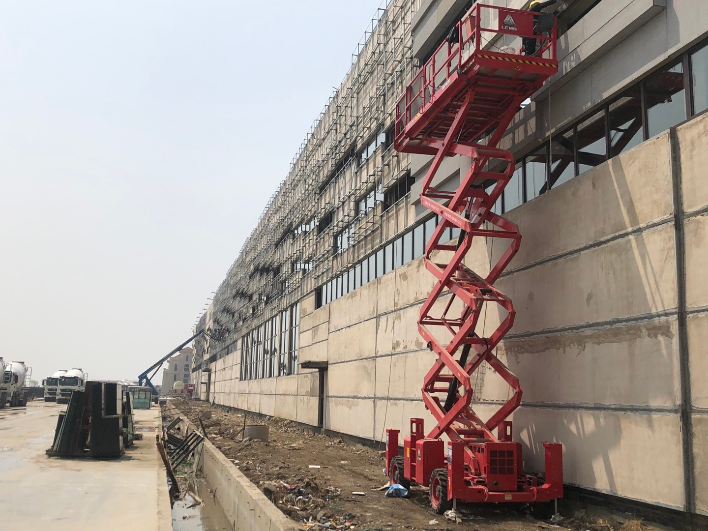 高空車，路燈車，管道安裝車，高空升降機作業(yè)平臺出租 -青島捷立